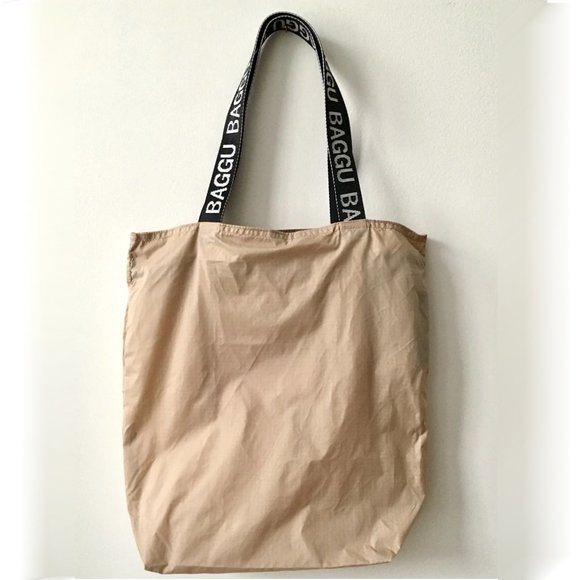 RARE - BAGGU Nylon Ripstop Tote with Discontinued Black and White Strap - Picture 1 of 11